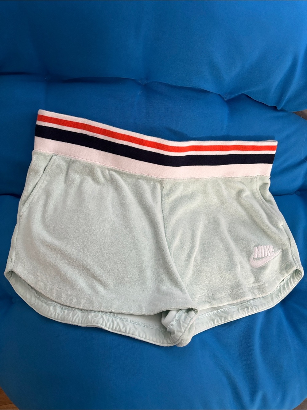Nick Size L 20% Polyester 1% Spandex Stretchable Material NWOTS Gently Used